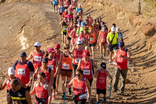 La ruta y el cross minero llenan de atletismo El Llano del Beal
