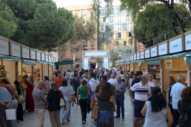La Feria del Libro de Cartagena se celebrará del 15 al 19 de octubre en la plaza Juan XXIII, con Diego Sánchez Aguilar de pregonero