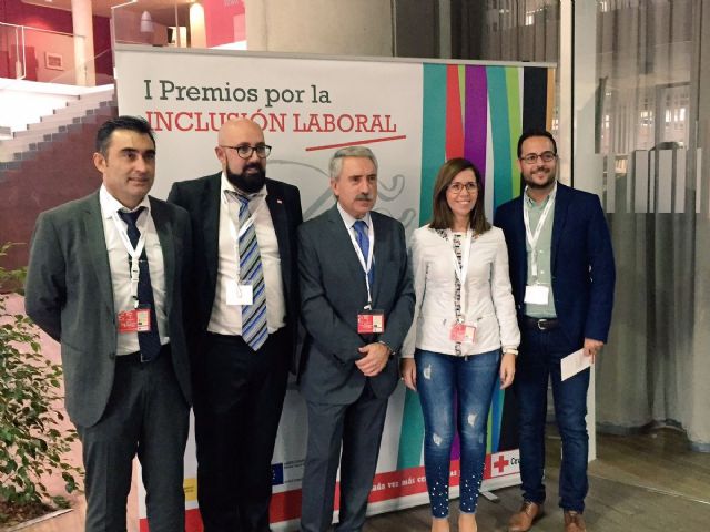 Cruz Roja premia a dos empresas cartageneras por su fomento de la inclusión laboral