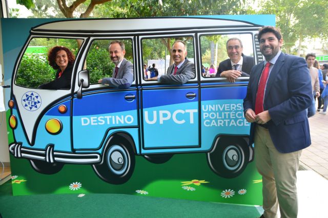 López Miras: «Esta tecnología fascinante y asombrosa está en el día a día de la UPCT»