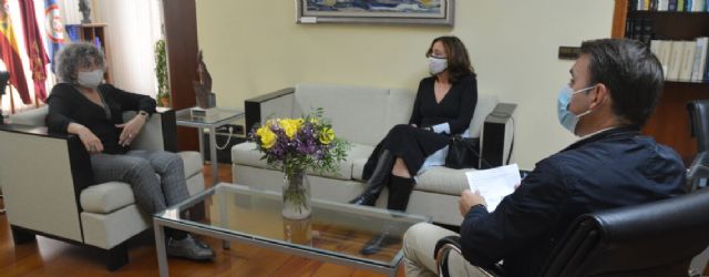 La Decana-Presidenta del Colegio Oficial y la Asociación de Químicos de Murcia se reúne con la Rectora de la UPCT