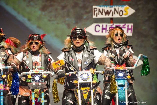 Las Chochonis triunfan a todo gas en el concurso de chirigotas