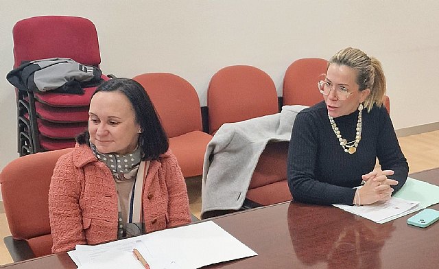 Castejón: 'La política de contratación del gobierno del PP y VOX nos genera muchas dudas'