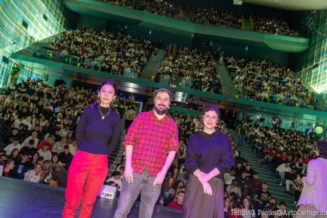 Los autores finalistas del Premio Mandarache acercan sus obras literarias a más de mil estudiantes de Cartagena