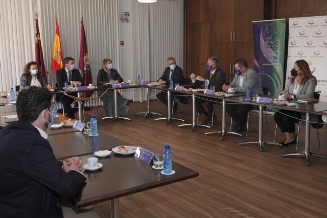 Gobierno regional y Ayuntamiento de Cartagena alinean estrategias con el Club EMAS para avanzar hacia una excelencia empresarial más sostenible