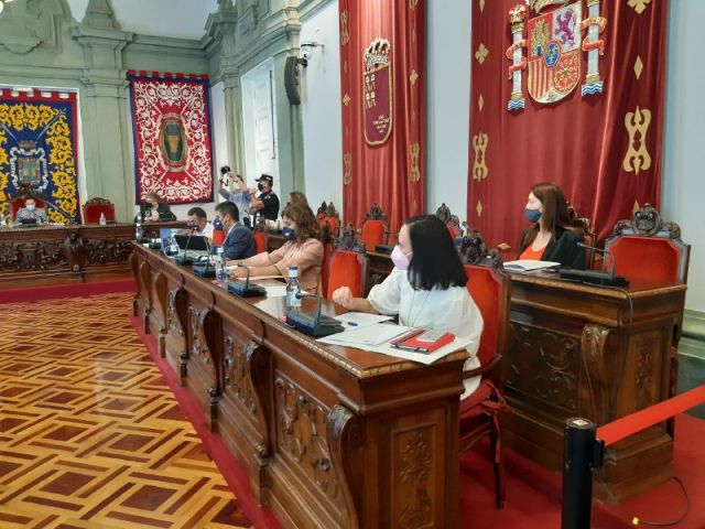 MC logra que se exija al Gobierno regional que actúe ante el problema de salud pública provocado por los salones de juego