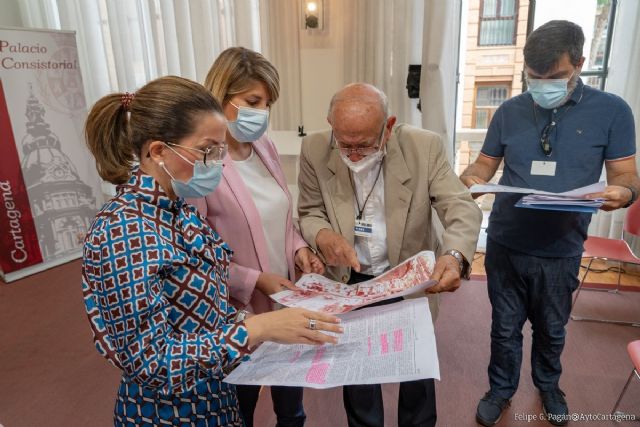 El Ayuntamiento pide a Costas que paralice el derribo de viviendas en la Playa de Levante de Cabo de Palos