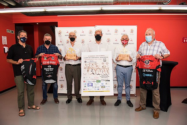 Domingo de ciclismo con la III Marcha Cicloturista 'Memorial Juan Vera'