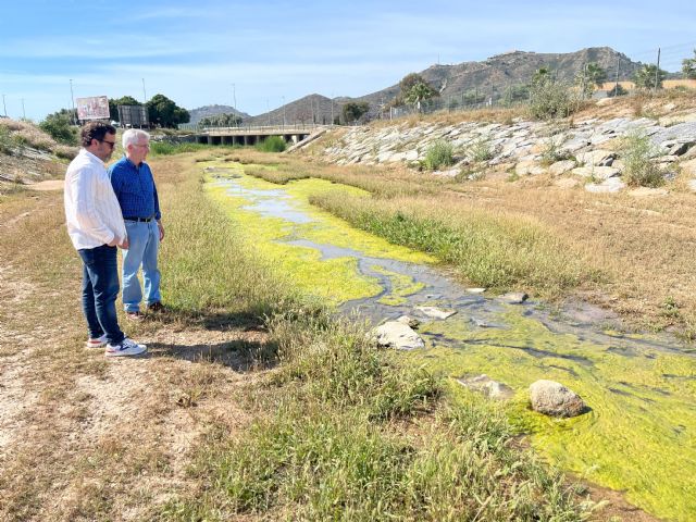MC: El estado de la rambla de Benipila supone un riesgo sanitario para la población
