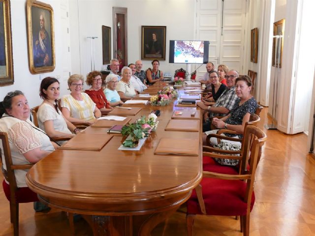 El Ayuntamiento y la Coordinadora de Los Mateos  analizan los trabajos de recuperación del barrio