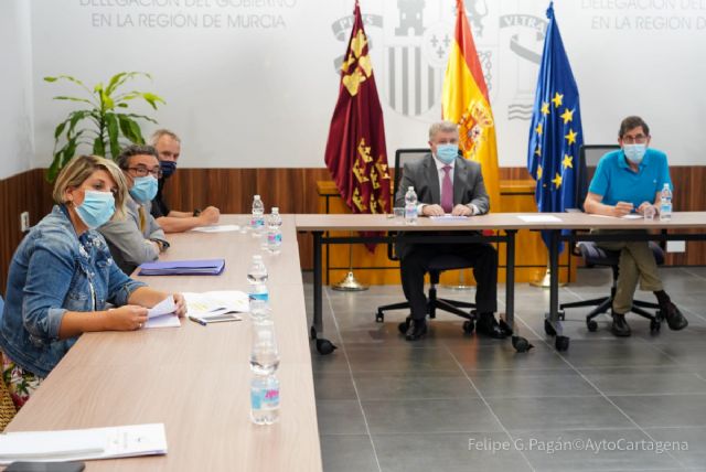 El Ayuntamiento traslada al Delegado de Gobierno su malestar por la opacidad y falta de coordinación en la atención a inmigrantes