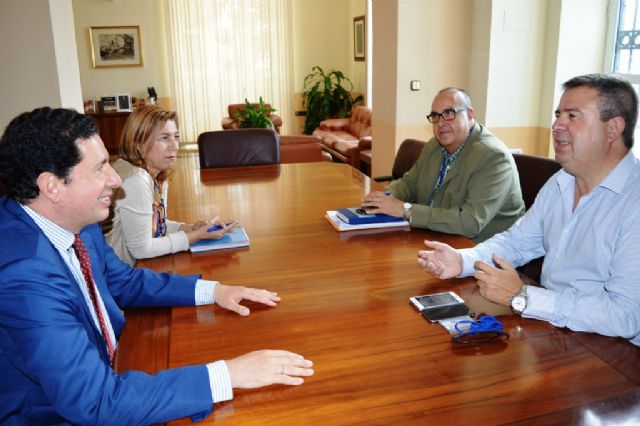 El Ayuntamiento y la Autoridad Portuaria avanzan en propuestas de control de la calidad del aire