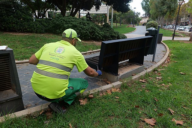 El Ayuntamiento de Cartagena continúa mejorando el Parque de los Juncos con nuevas actuaciones de mantenimiento y embellecimiento