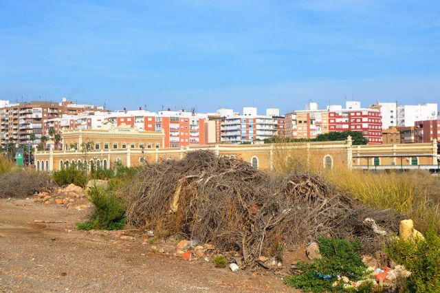 'Los vecinos se mueven ante la pasividad de los gobiernos municipales y autonómicos'