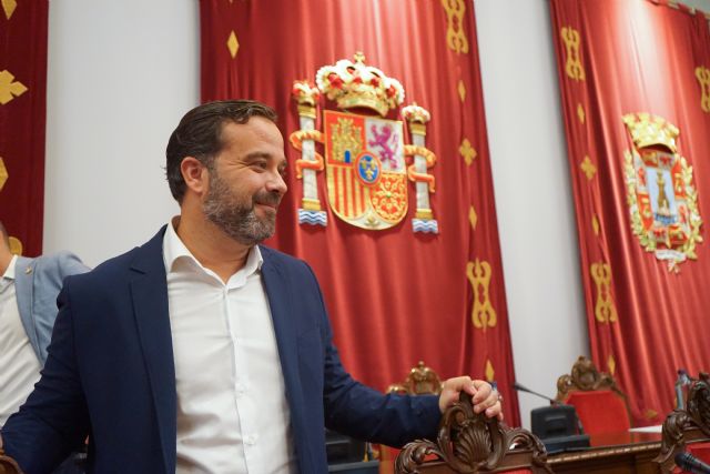 MC: El portavoz de Vox se va de viaje por Europa para criticar el ´tasazo´ de basuras que ha impuesto junto al PP en Cartagena
