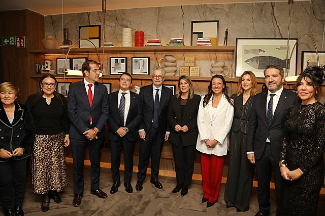 La alcaldesa agradece el impulso de los empresarios que apuestan por Cartagena en la inauguración del renovado AC Hotel