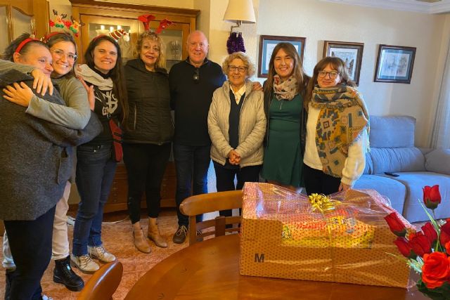 Servicios Sociales celebra la Navidad con las personas sin hogar que han obtenido un piso supervisado