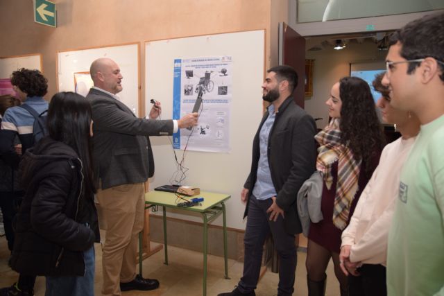 Estudiantes de Ingeniería Biomédica resuelven retos tecnológicos para mejorar la vida de usuarios sanitarios
