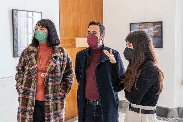 La artista María José Arévalo Soler trae al Palacio Consistorial su exposición ´Poéticas de lo efímero´