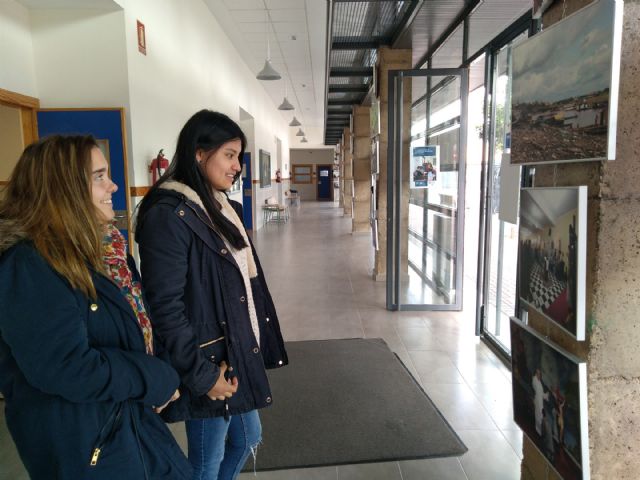 El Campus de Los Dolores acoge una exposición sobre el voluntariado de la UCAM en Perú