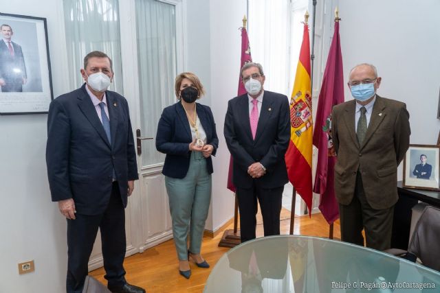 La Cofradía California ultima los detalles para la Salve Grande de este miércoles