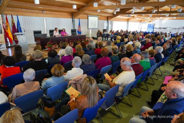 El Ayuntamiento diseña los planes municipales para mayores escuchando sus propuestas en salud, formación y ocio