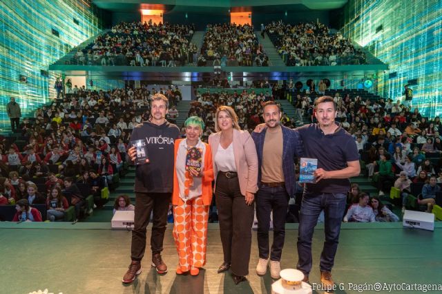 Más de 1.200 alumnos comparten sus lecturas con los autores finalistas del Premio Hache 2023, en una edición de participación récord