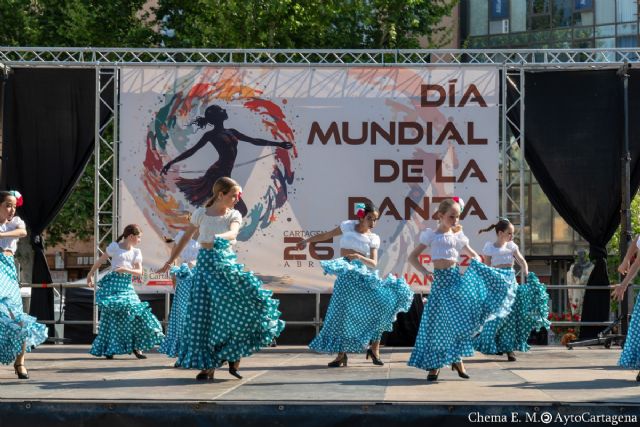 Más de 600 artistas de Cartagena celebran el Día Internacional de la Danza con un gran maratón de baile