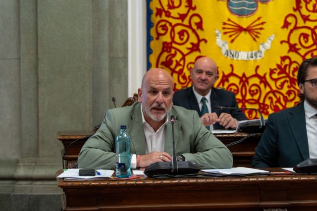 PSOE y PP quedan retratados al votar a favor de la moción contra el transfuguismo presentada por VOX