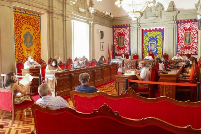 María Dueñas y Rubio Paredes concitan la unanimidad de la Corporación