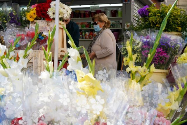 El mercadillo de Todos los Santos vuelve al Paseo Alfonso XIII cumpliendo las medidas de seguridad sanitaria