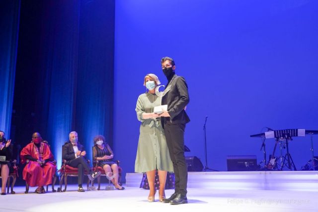 La alcaldesa felicita en el pleno al bailarín José Carlos Martínez, nombrado Director del Ballet de la Ópera de París