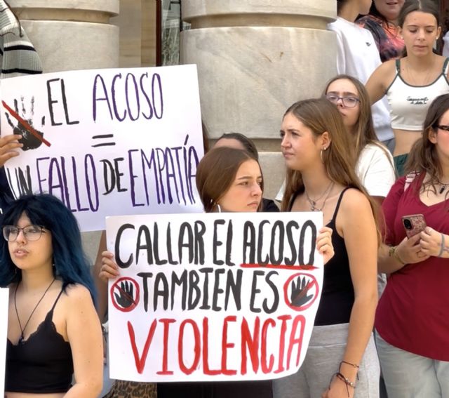 MC propone una declaración institucional en apoyo a las víctimas de acoso escolar