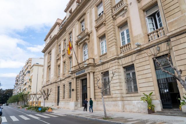 Urbanismo concede licencia para la reparación de la fachada y el patio dórico del Edificio de Servicios Generales de la Armada en la Muralla del Mar