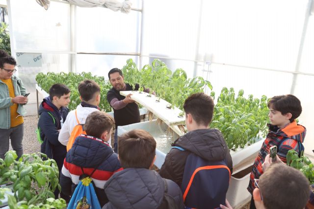 Los Itinerarios Agroalimentarios muestran cómo la UPCT impulsa la sostenibilidad agrícola y recupera la gallina murciana