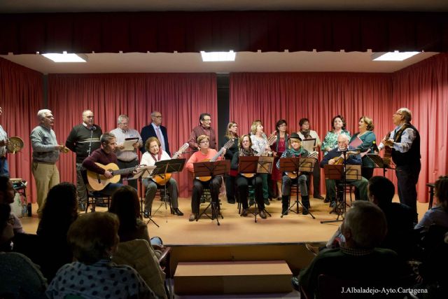 Las cuadrillas llevan la musica a Galifa