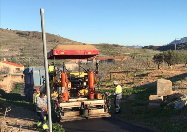 Mas de cincuenta actuaciones mejoraran el pavimento en barrios y diputaciones