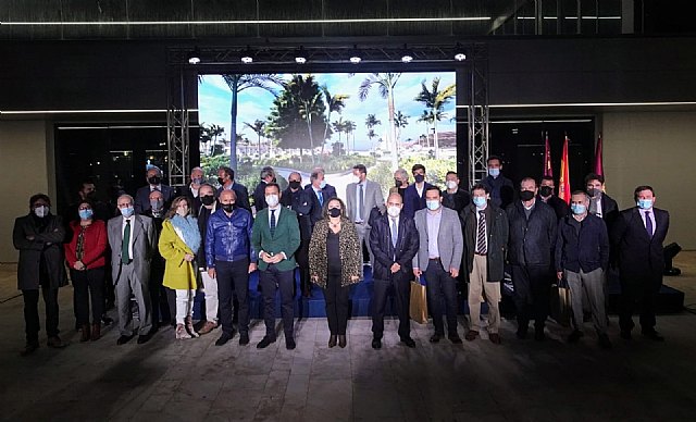 Cuenta atrás para el inicio de Plaza Mayor que transformará la fachada marítima en el centro de la vida social de los cartageneros