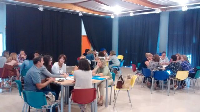 Una treintena de empleados municipales se forman en `Claves para la atencion a una ciudadania diversa