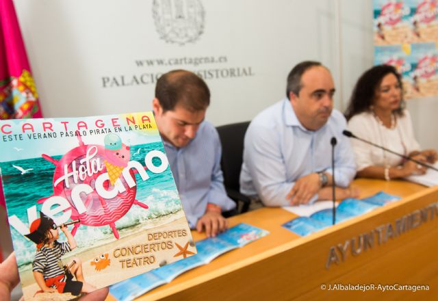El litoral cartagenero saluda la llegada del verano con conciertos, deportes y teatro