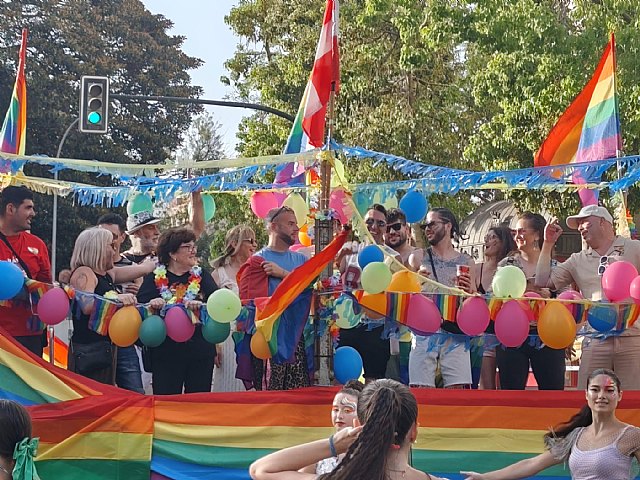 Cartagena reivindica en su mayor manifestación del Orgullo que quiere estar 'libre de odio y llena de cariño'