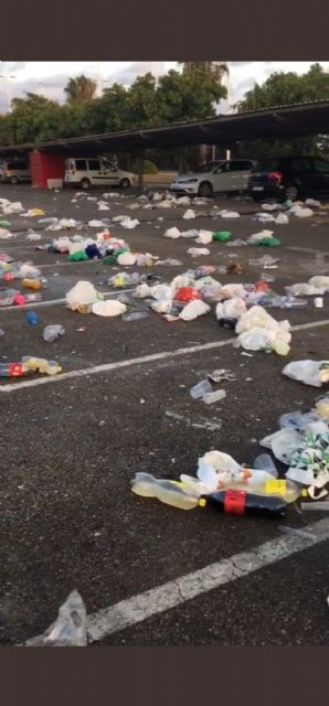 Pedro Contreras: 'El PP consiente que las zonas costeras sean un paraíso de macrobotellones masivos sin control.'