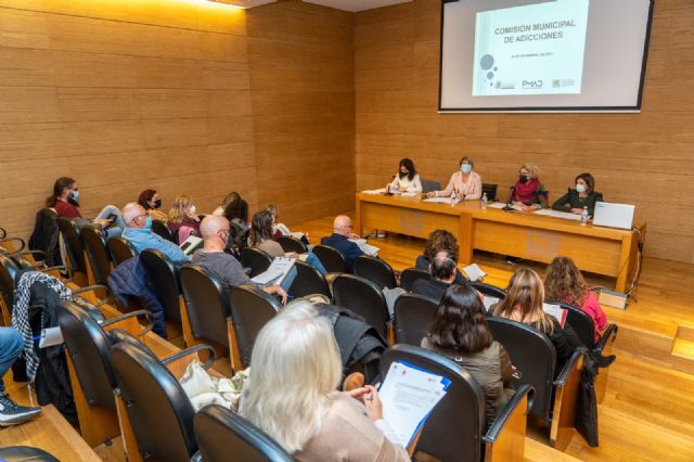 Una Mesa Técnica combatirá el 'aumento preocupante' de apuestas online, borracheras y otras adicciones de adolescentes