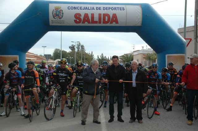 Oscar Fabregat vence en la primera etapa de la Interclub Campo de Cartagena y Mar Menor