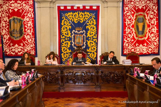 El Pleno municipal pide que no se apliquen las restricciones de personal impuestas la Ley de Presupuestos a empresas como SAES