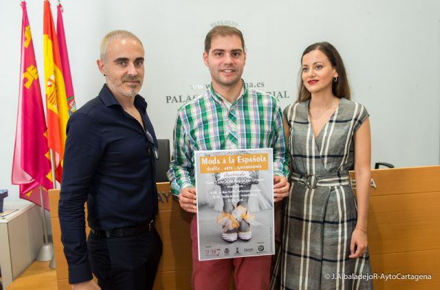 La moda y el arte ilustrados tomaran la Plaza del Ayuntamiento de Cartagena