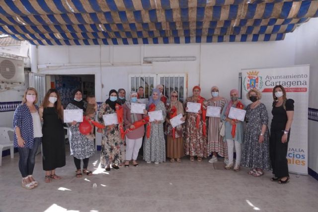 El Taller de Promoción para Mujeres Inmigrantes del Centro Intercultural de Los Dolores clausura el curso 2021/22