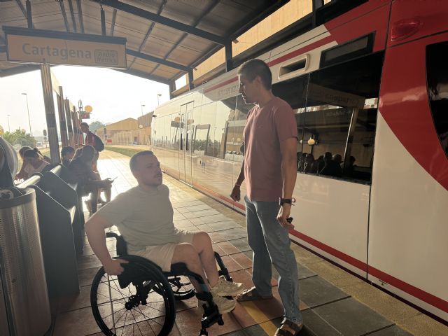 MC exige la ampliación del FEVE para vertebrar la comarca de Cartagena después de medio siglo sin avances