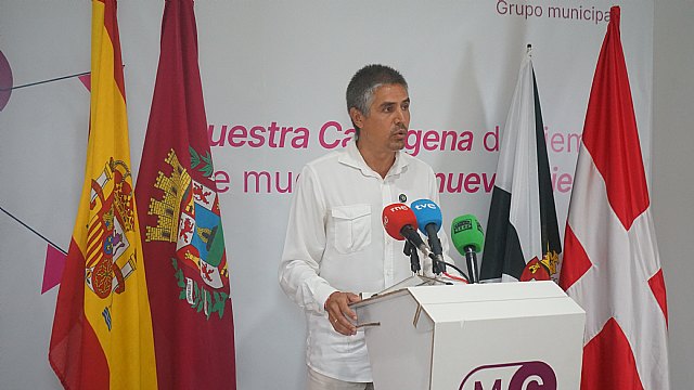 Giménez Gallo lamenta las decisiones políticas que han convertido en los últimos años a Cartagena en la capital peninsular de la inmigración irregular