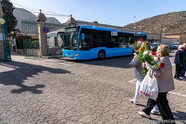 Los cartageneros preparan su visita a los cementerios con motivo del Día de Todos los Santos